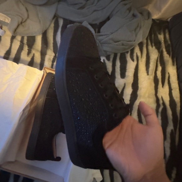 red bottoms men size 11 new with box and everything - Picture 4 of 7